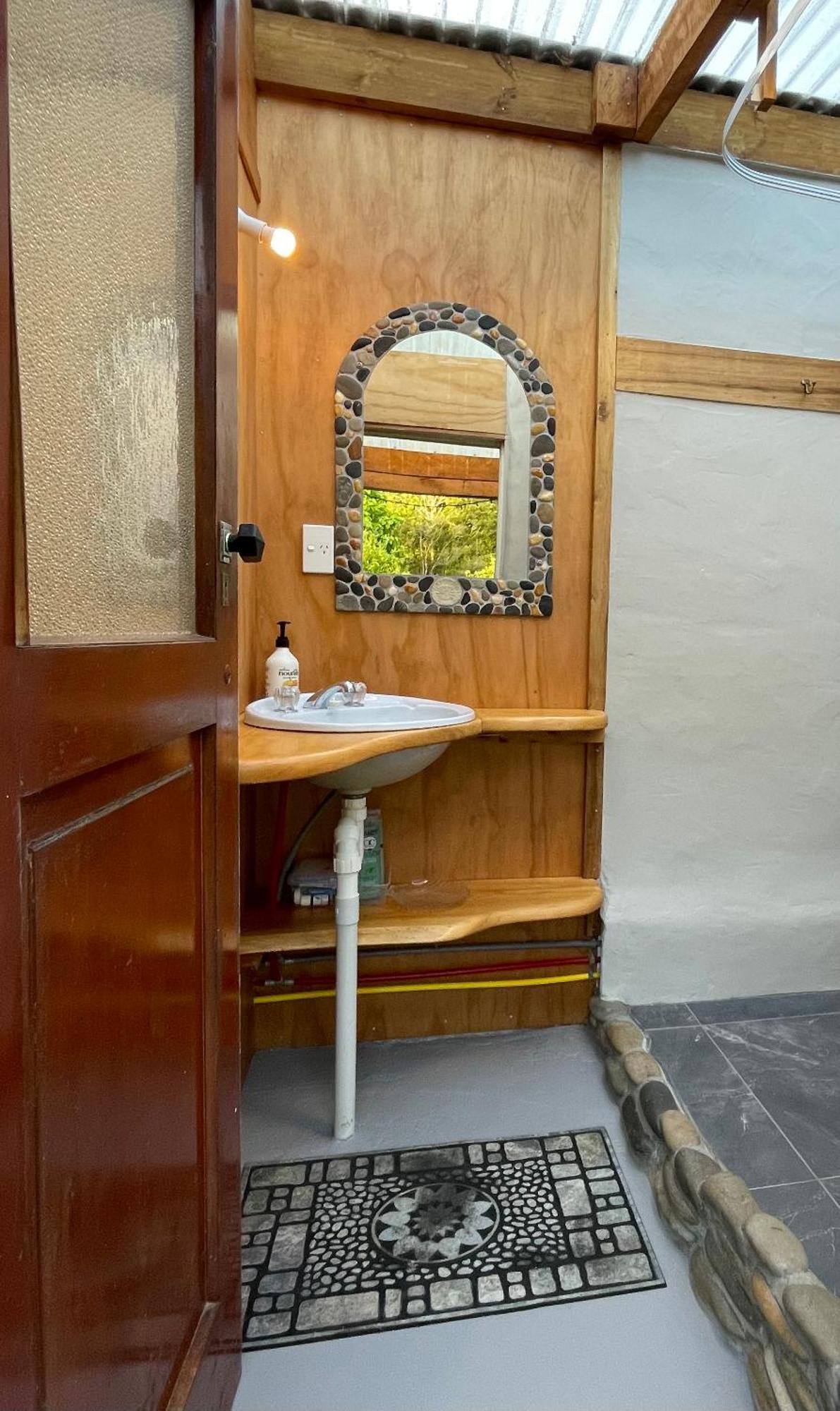 River Song Retreat Golden Bay Такака Екстериор снимка